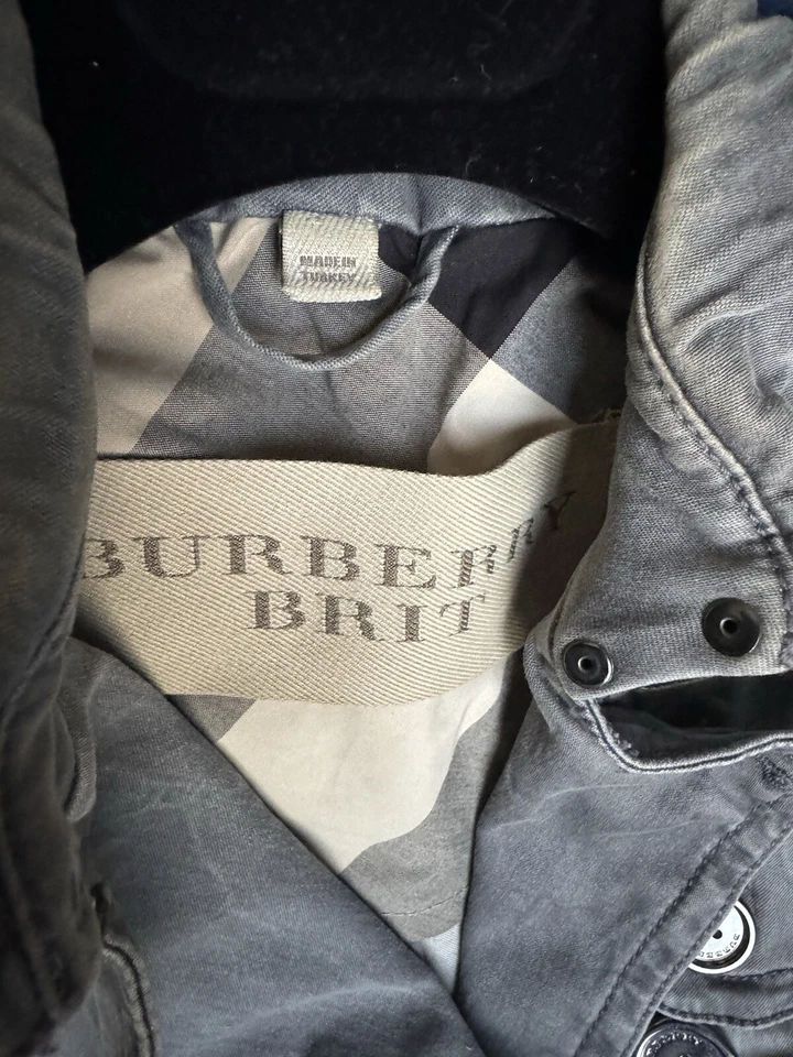 Chaqueta gris Burberry Brit talla 38. Foto 4 de 4