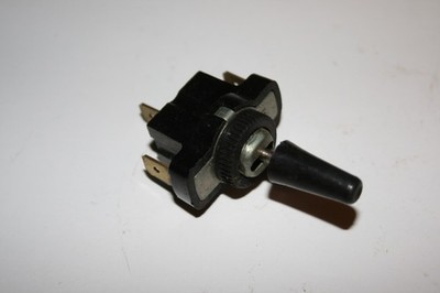 Kippschalter. Wartburg, Trabant, Barkas, W50, Ello, DDR Fahrzeuge  Neu