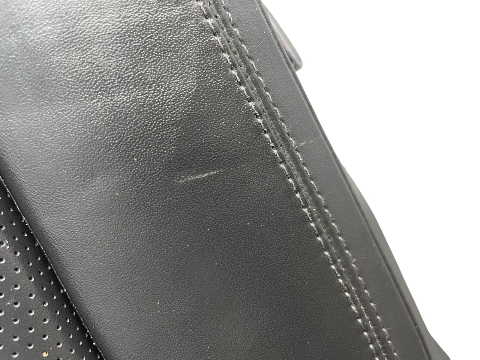 2013-2019 BENTLEY FLYING SPUR 4W 223B REAR RH LOWER SEAT CUSHION W/SWITCH *TEAR*