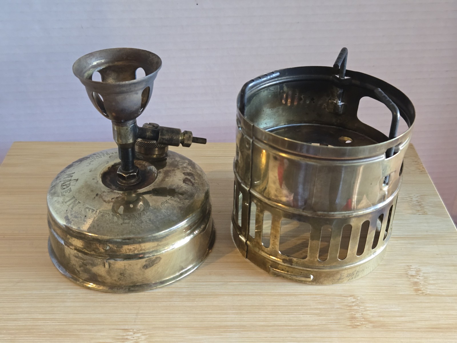 UNTESTED Vintage Svea 123 Brass Backpacking Stove –Made in Sweden–w/ Windscreen 
