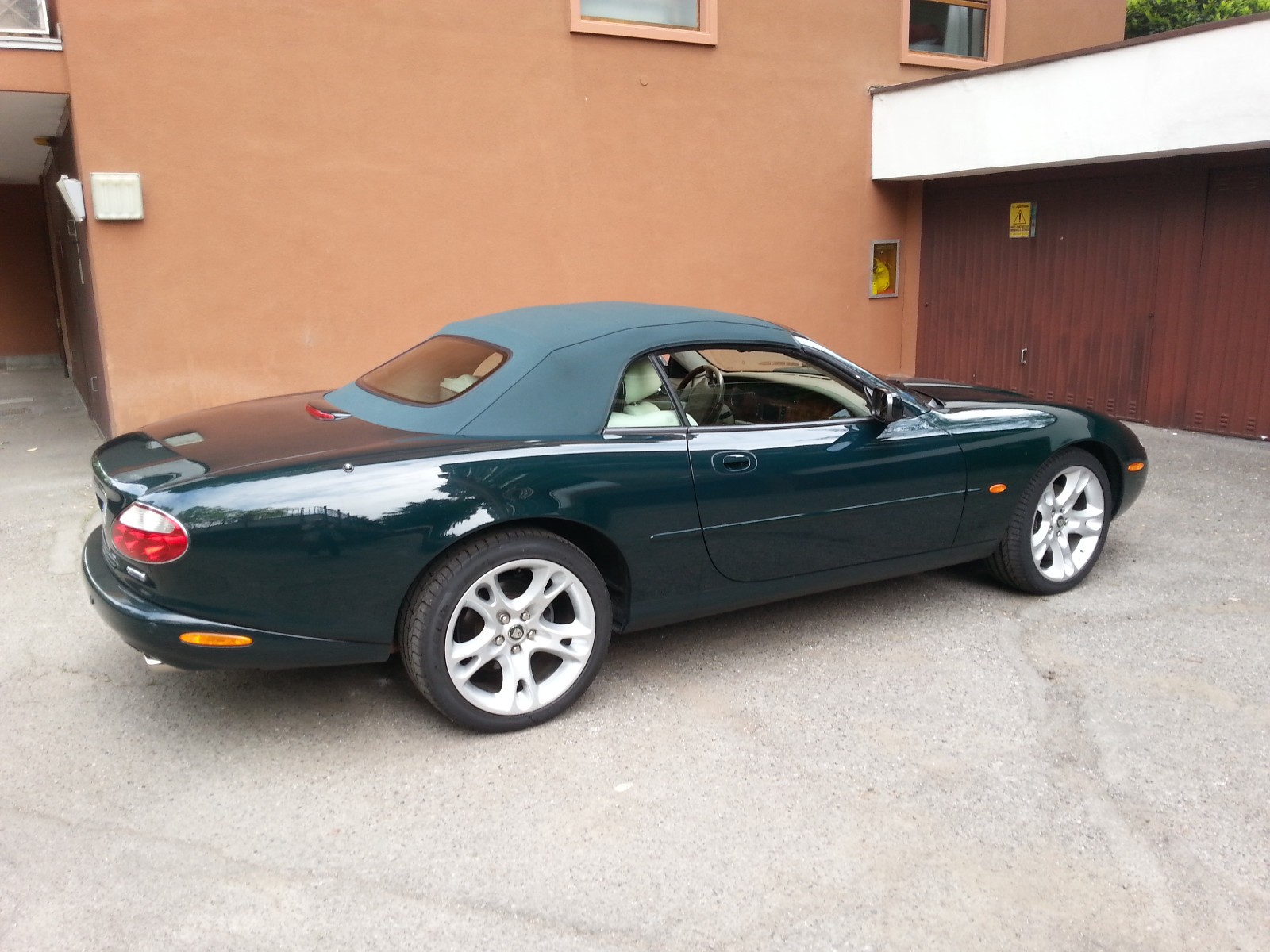 Jaguar Cabrio XK8 4,2 in buone condizioni foto 2