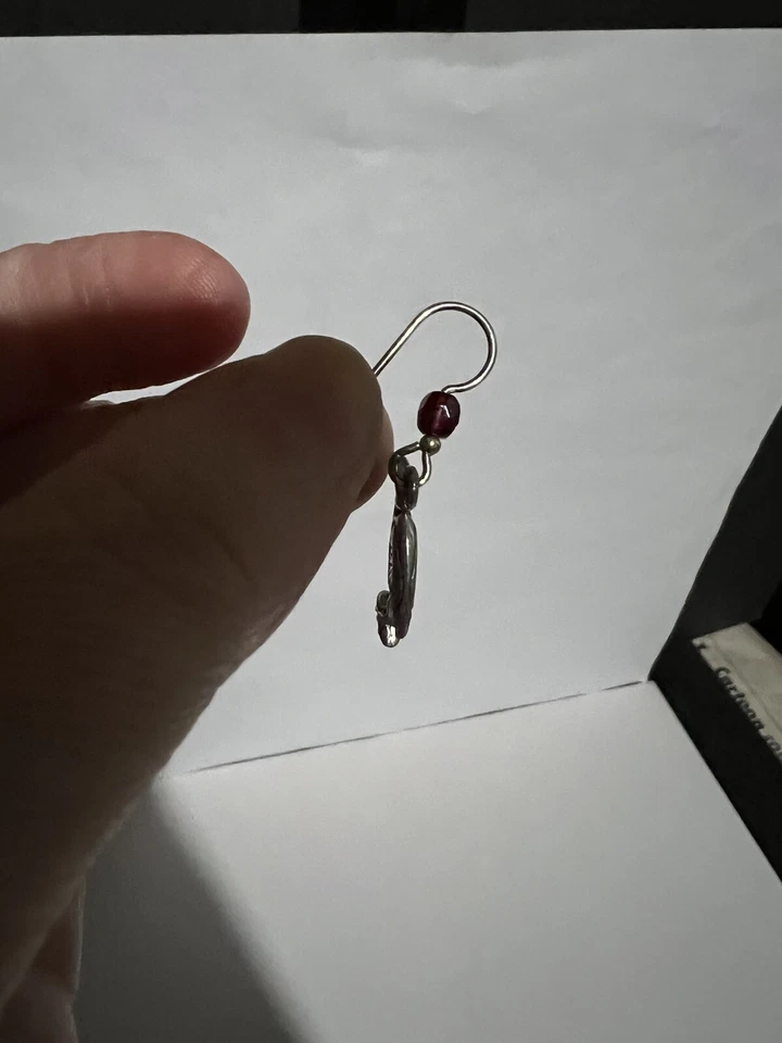 Pendientes colgantes garza peltre pájaro garceta cuentas rojas Foto 4 de 4