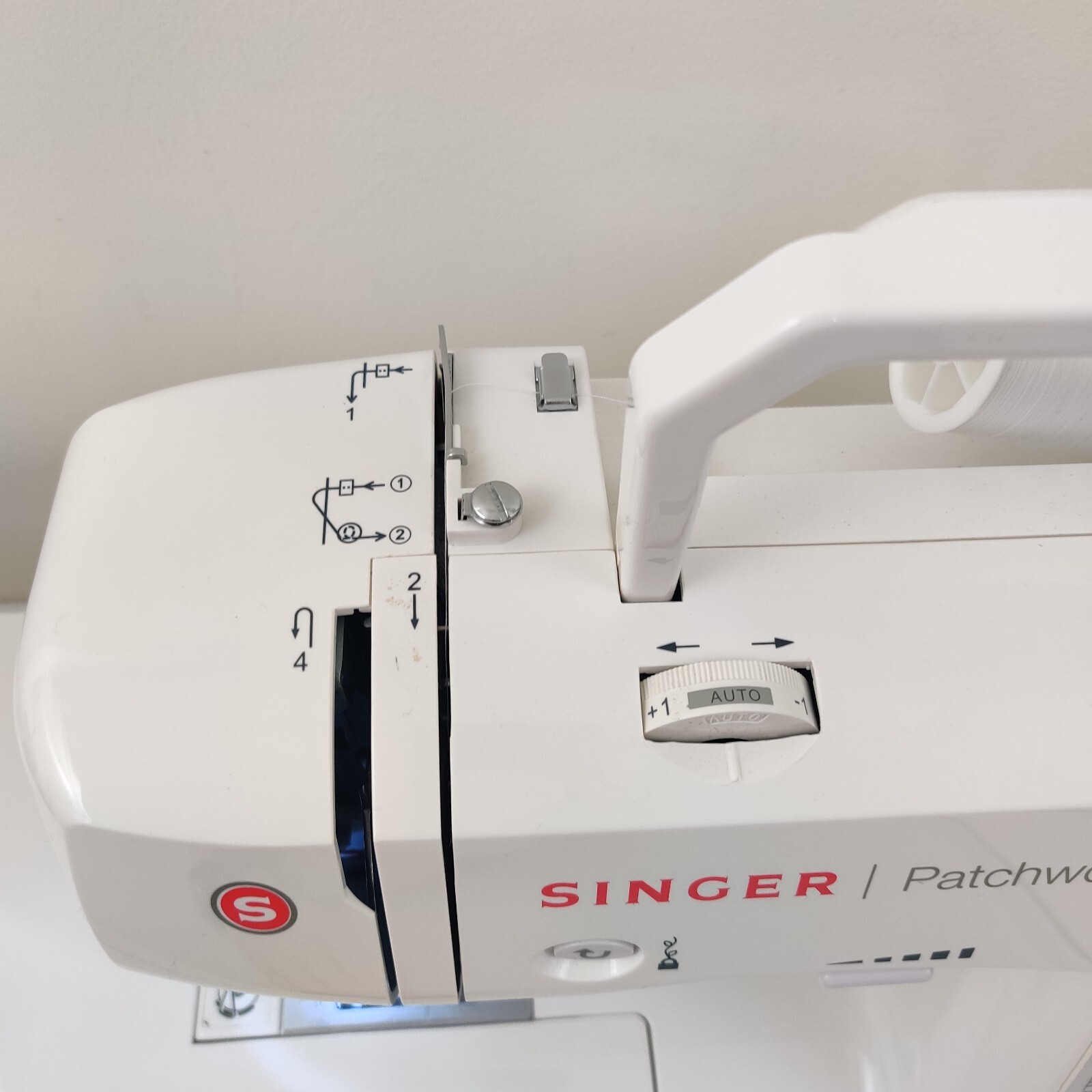 Singer Patchwork 7285Q Electronic Sewing and Quilting Machine