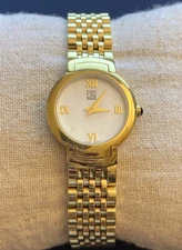 Vintage Ladies ESQ SWISS WR  Gold Tone Wristwatch New Battery new no tags