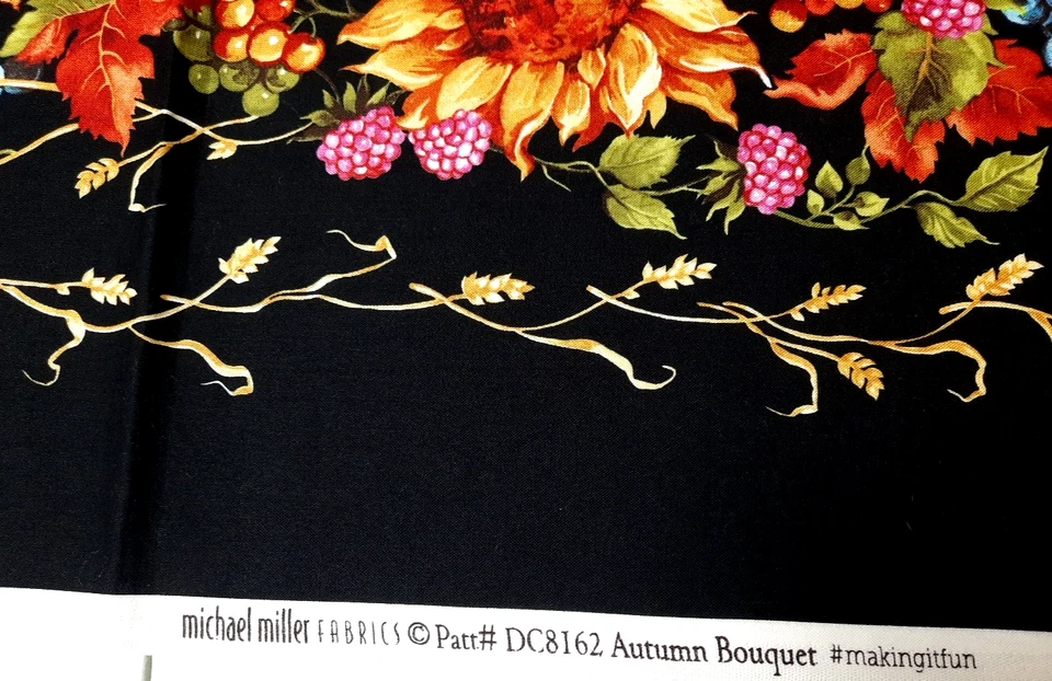 1 1/4 jarda Michael Miller Tecidos 'Bouquet de Outono' #DC8162 Preto com Floral e Frutas - Imagem 2 de 4