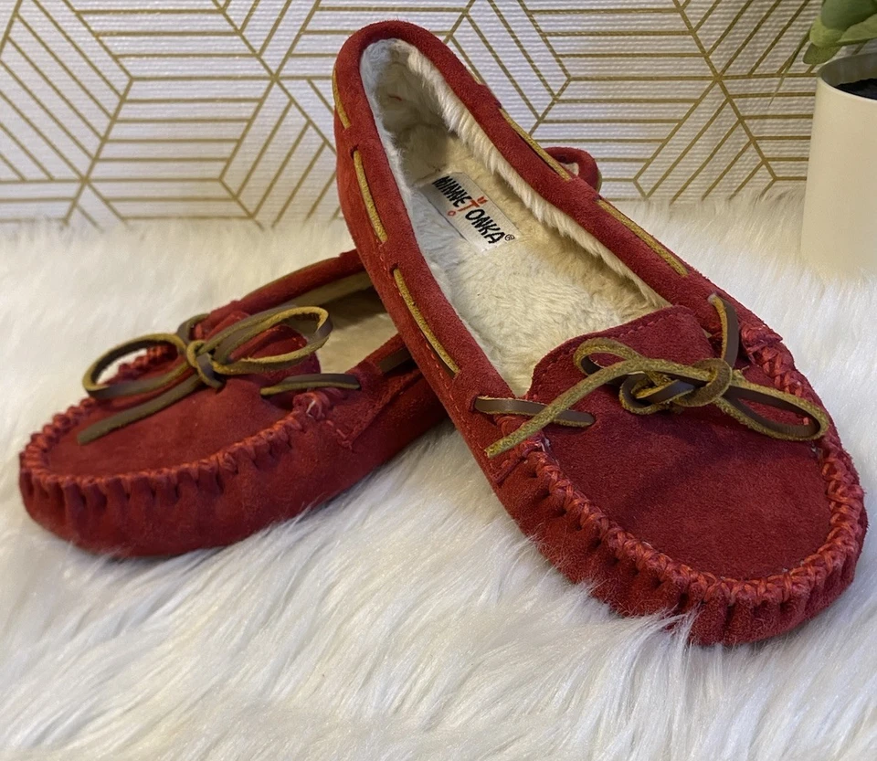 Zapatillas mocasín de cuero gamuza roja Minnetonka para mujer/zapatos cómodos talla 8 Foto 3 de 4