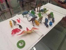 Vintage Dinosaur Lot Of 24 Various Species and Sizes of Dinosaurs Collection