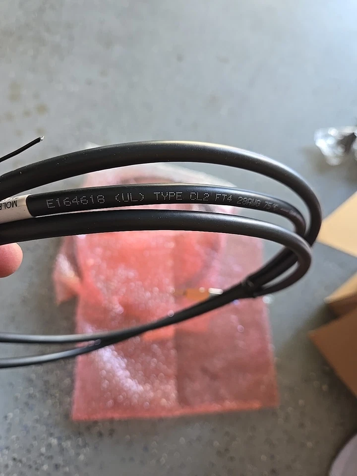 Two 1.8M 74547-0302 SFF-8088 - SFF-8088 External mini SAS to mini-SAS Cables - Image 3 of 3