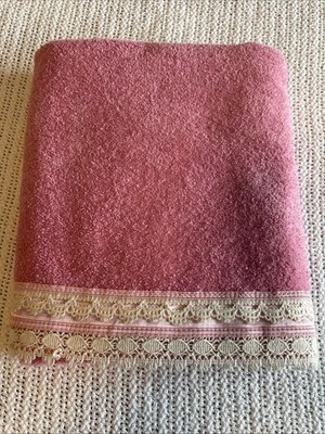 Vintage Dundee Bath Towel Pink With White Lace
