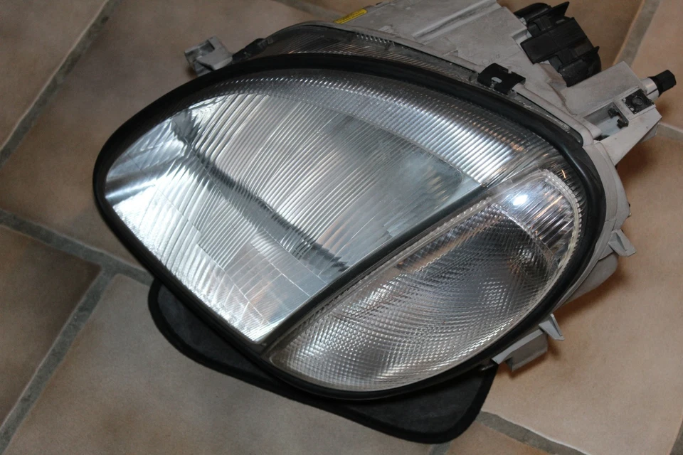 Mercedes-Benz SLK R170 Xenon Scheinwerfer Links A1708201161 - Bild 2 von 4