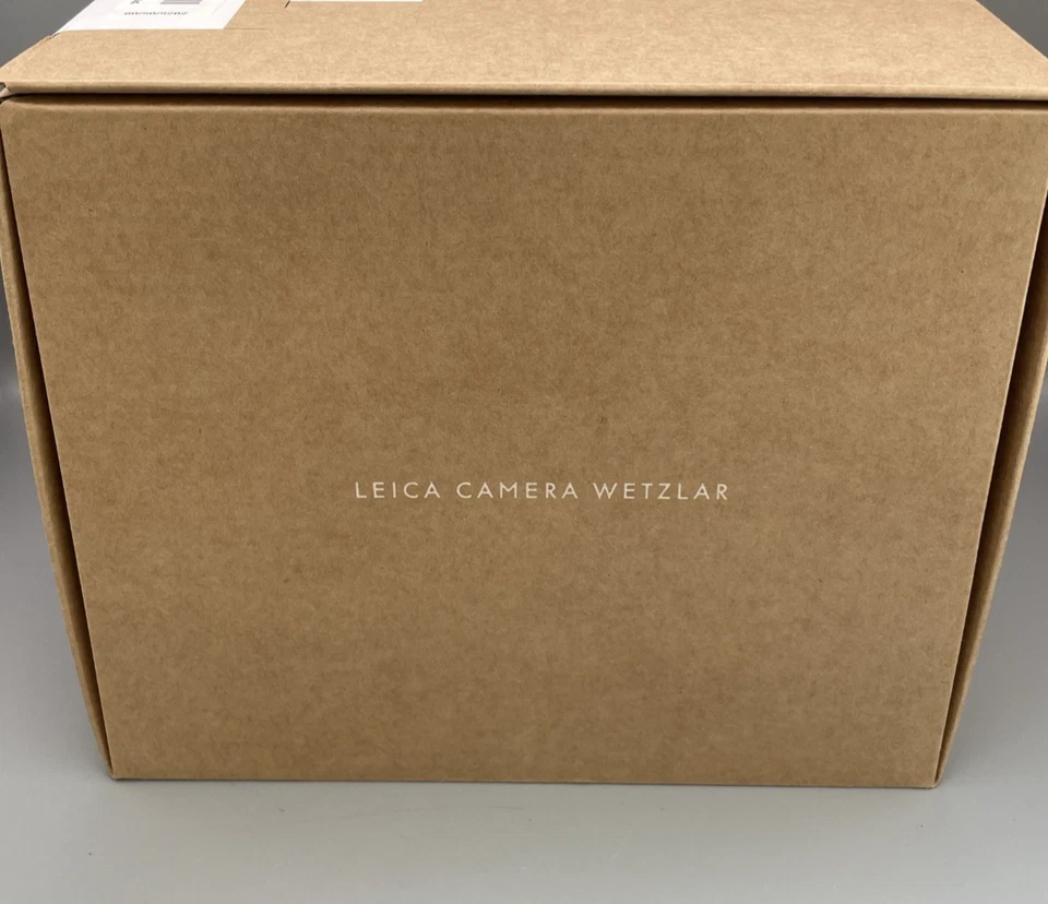 Leica 20243 - M11 Body glossy black "Wetzlar -100 Years of Leica brandnew" - RAR - Bild 2 von 4