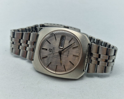 1970er OMEGA DE VILLE GRAUES ZIFFERBLATT DAYDATE AUTO SS STRAP HERREN UHR / X071