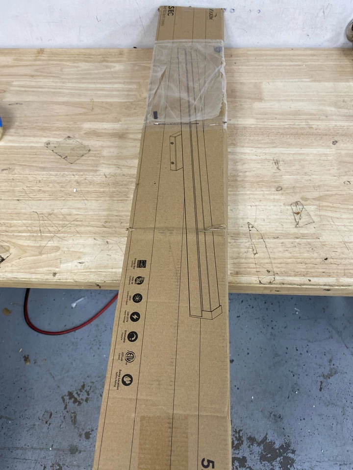 Maxim lighting 52006BZ Especificación 36 pulgadas Barra de luz de tocador LED de bronce Foto 3 de 3