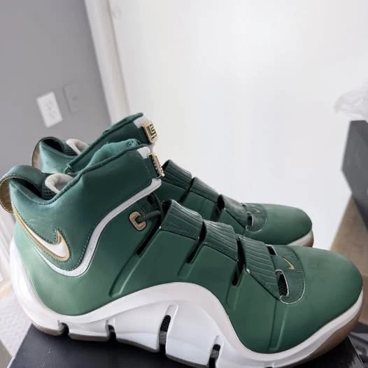 Nike Zoom LeBron 4 SVSM Away for Sale | Authenticity Guaranteed | eBay