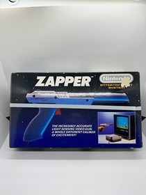 NES ZAPPER Light Gun  (Nintendo) NES - Complete With Baggies And Paperwork.