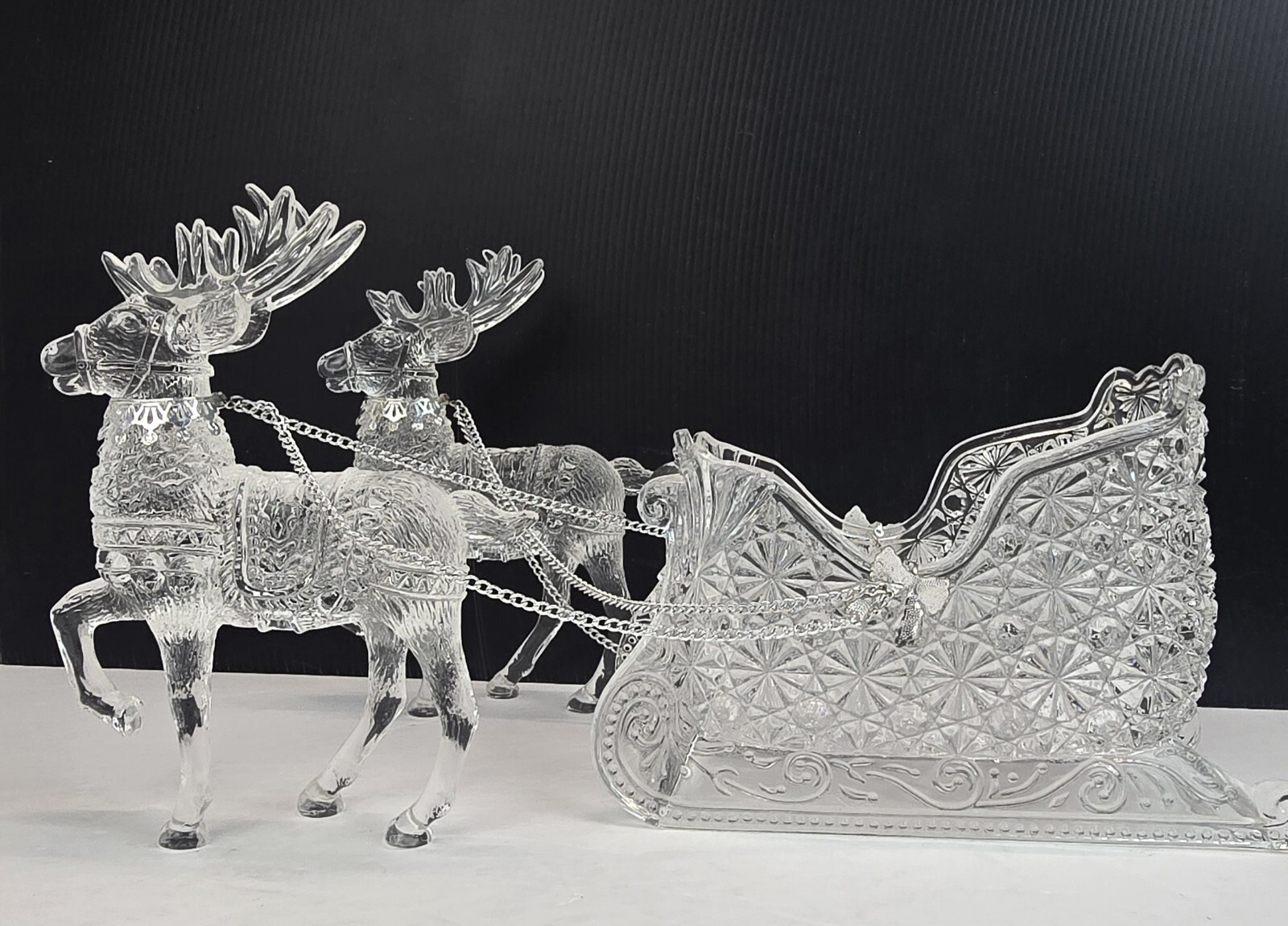 Vtg House of Lloyd Christmas Around World Crystalline acrylic Sleigh & Reindeer