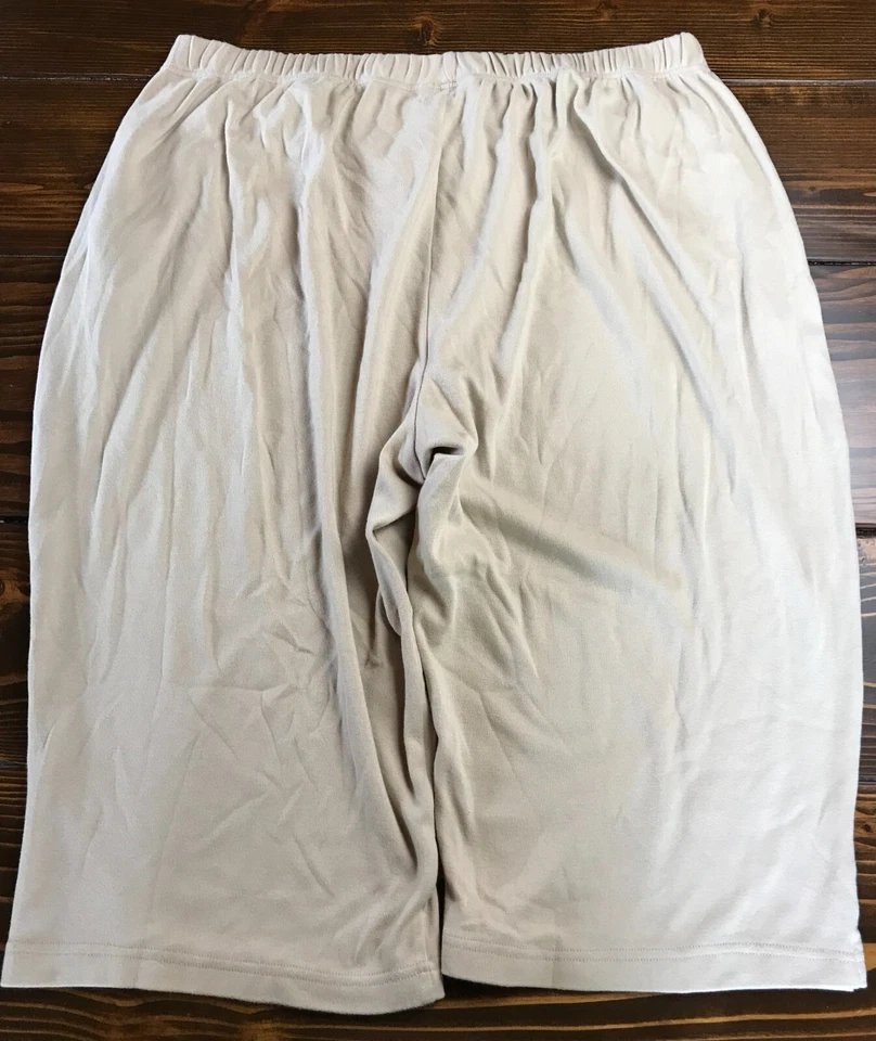 Pantalones cortos Woman Within, talla grande Petite 3X para mujer, tostado crema, bermudas Foto 2 de 4