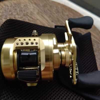 Shimano 21 CALCUTTA CONQUEST 100 RIGHT Baitcasting Reel Made in