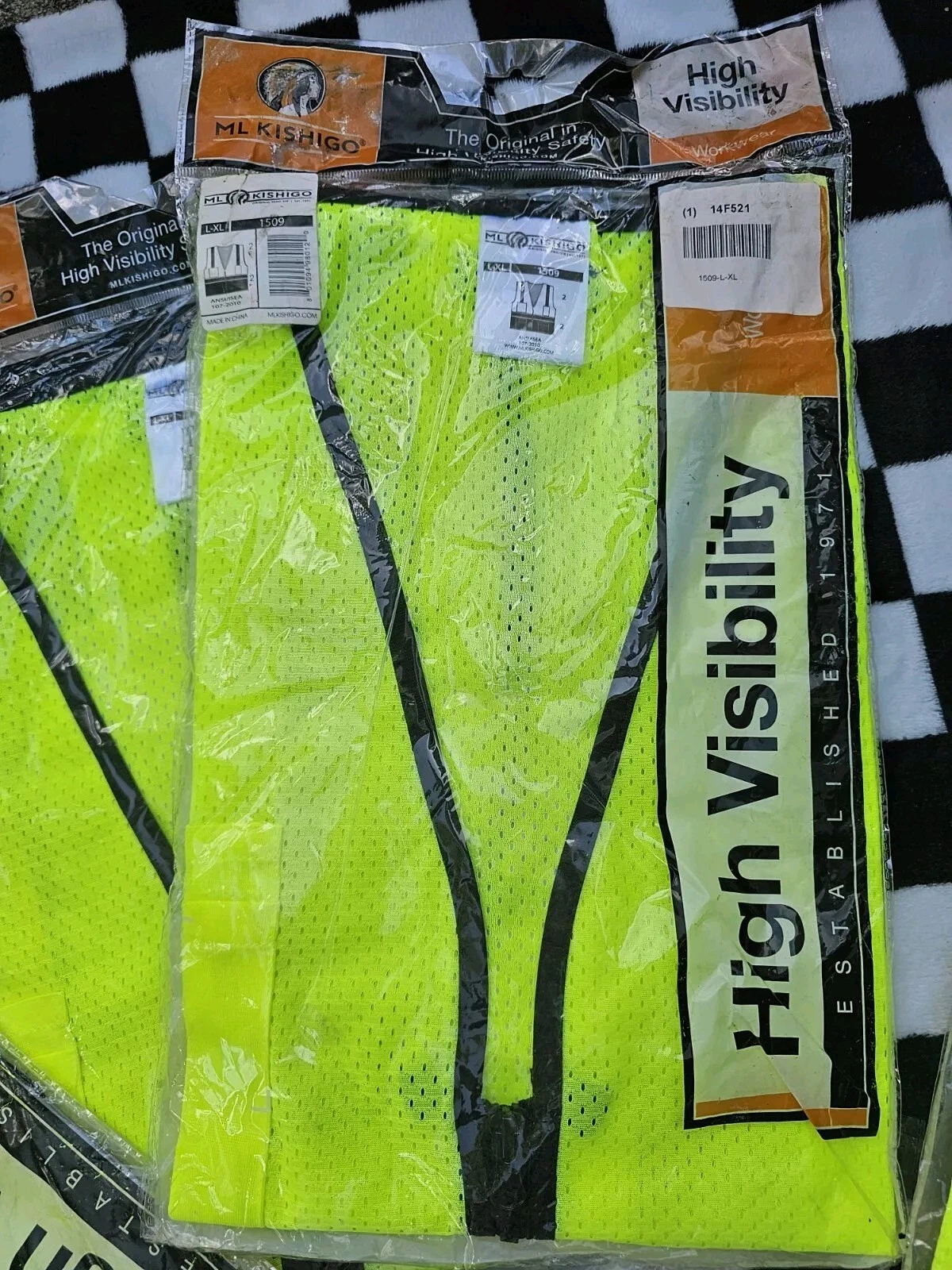 LOT OF 8 - 1509 Kishigo Class 2 HI-VIS Mesh Safety Vests (3 SM-M/2 M-LG/3 LG-XL) - product detail image 4
