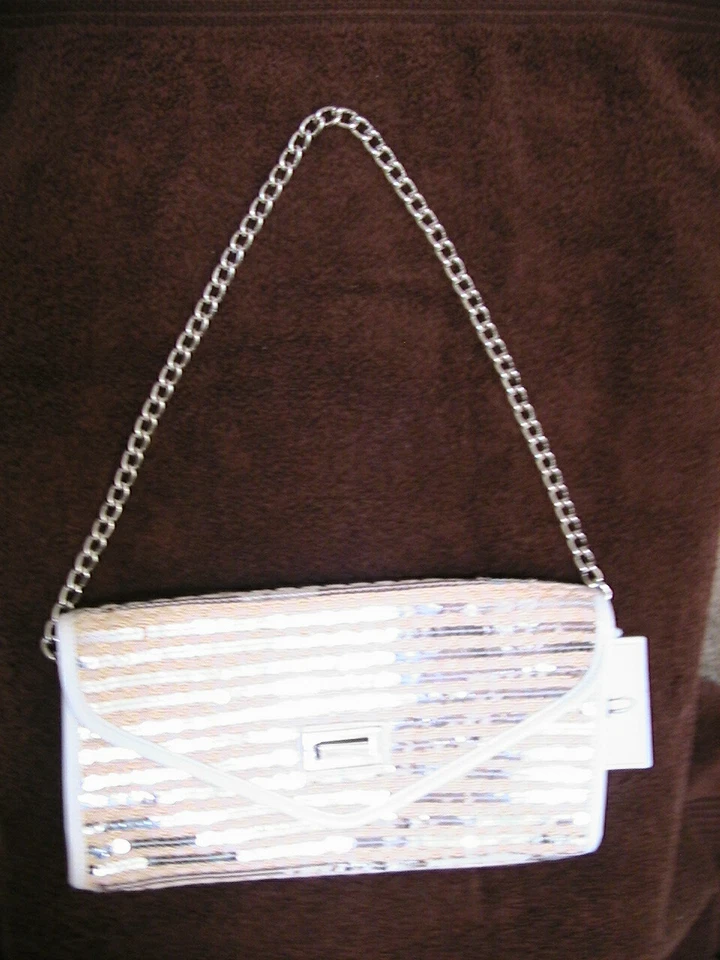 Nuevo con etiquetas Mujer Monedero Clutch Crema Paja Plata Cadena Paja Estudios Versátil $39 Foto 3 de 4