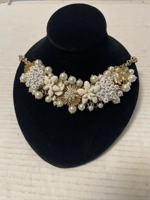 TALBOTS Statement Collar  NECKLACE White Enamel FLOWERS Faux Pearls ~ Gold Tone - Image 1 of 4