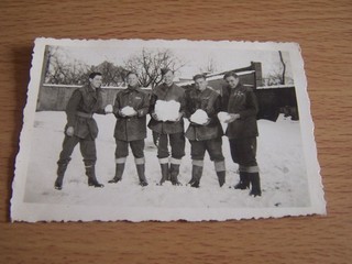 WW2 Militär RAF Jungen in Belgien aus Manchester Vintage Foto