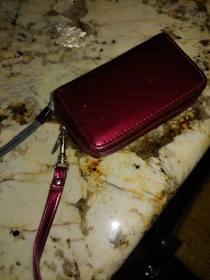 DXG TWIST High Definition Camcorder With Accessories In Original Packaging  - Image 3 of 4