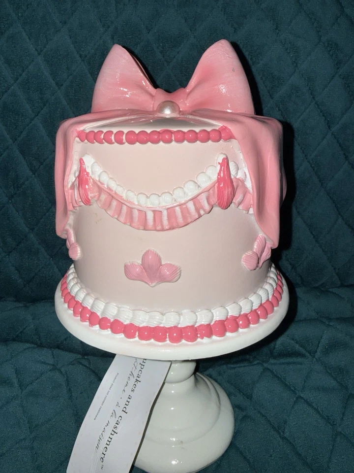 NUEVO CON ETIQUETAS Cupcakes y Cachemira San Valentín Resina Rosa Pastel Coqueta Arco Pedestal Pastel Foto 2 de 4