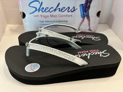 Skechers Sandals Thong Flip Flop White Rhinestones Black Sole Size 8 New In Box - Picture 5 of 9