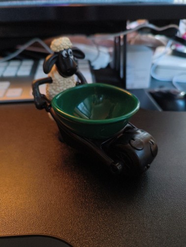 Shaun The Sheep With Wheelbarrow 3" Figure - 2014 McDonald's Happy Meal Toy VG C
