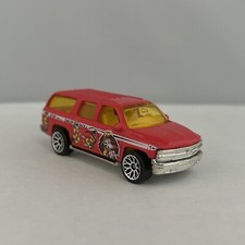 2000 00 Chevy Suburban Collectible 1/64 Scale Diecast Diorama Model