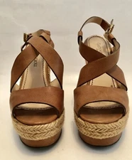 Gastone Lucioli Wedge Tan Size 37 