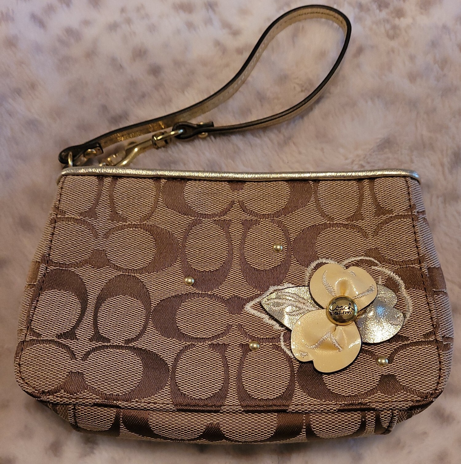 COACH SIGNATURE WRISTLET CANVAS BROWN BEIGE GOLD FLOW… Gem