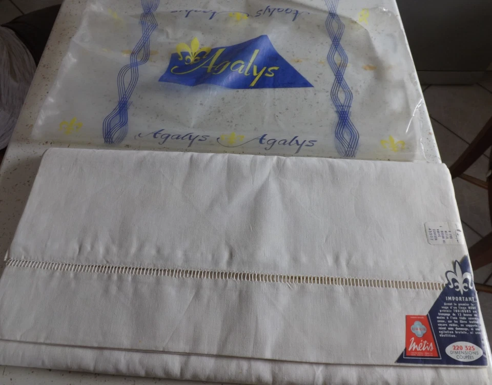 drap, jamais servi, fleur bleue -AGALYS-, 2.20 m X 3.25 m, vintage - Photo 2/4