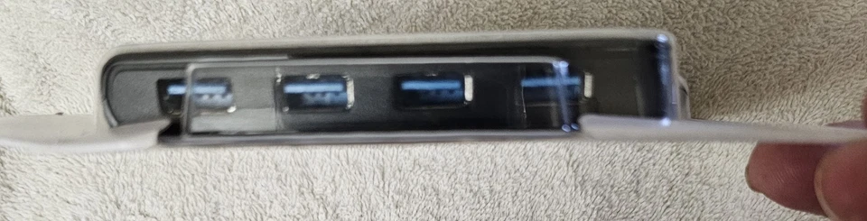 Insignia NS-PCH6430 4-Port USB 3.0 Travel Hub - Black - Image 3 of 3