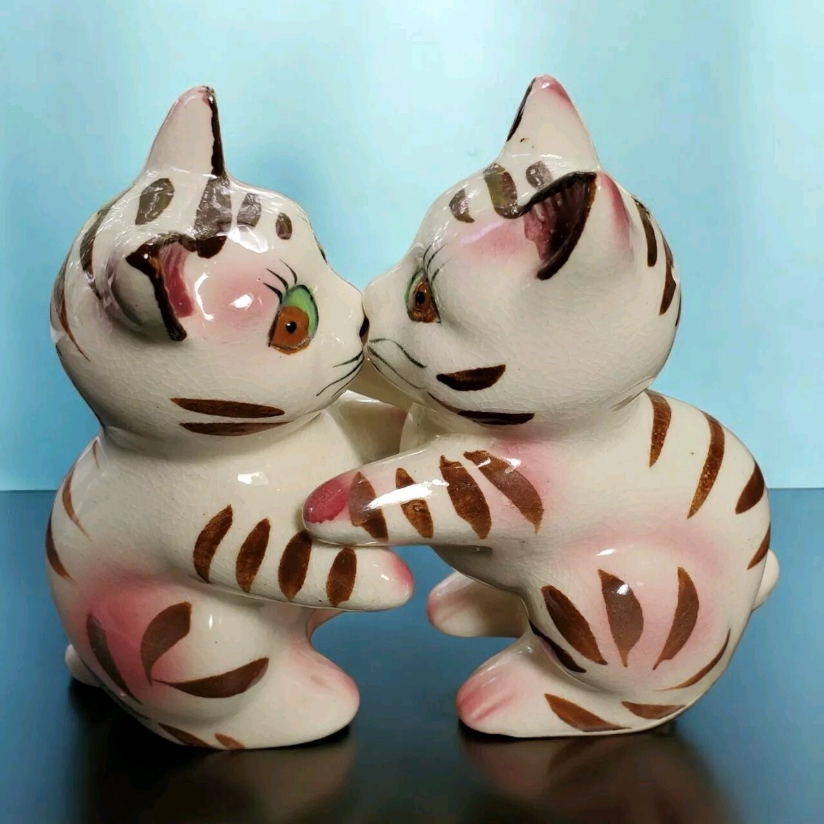 Vtg Rare Striped Kissing Cats Occupied Japan Salt and Pepper