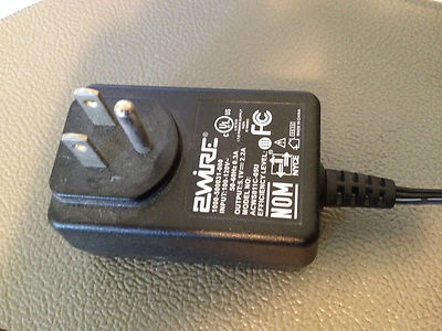  2Wire ACWS011C-05U AC Adapter 1000-500031-000 5.1V 2.2A