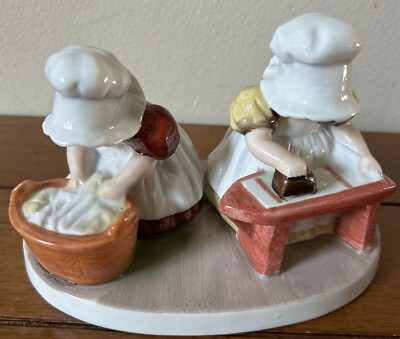 Vintage  Sun-Bonnet Babies Royal Bayreuth Tuesday Ironing Figurine