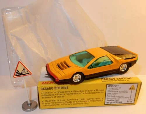 Voitures, camions et fourgons miniatures Dinky Alfa Romeo