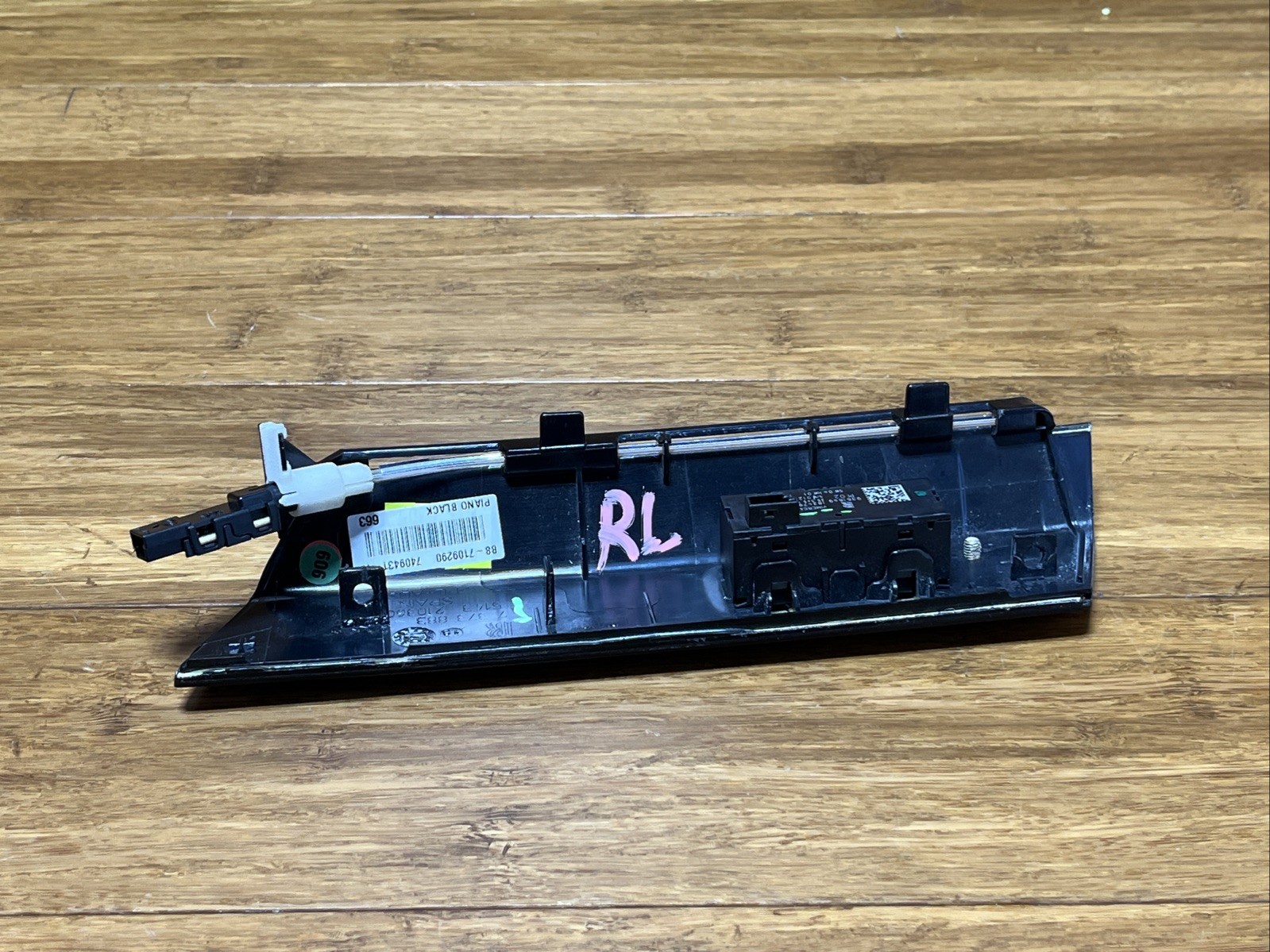 2016-2023 Rolls Royce Dawn RR6 Rear Left Seat Heating Switch With Trim OEM NOTE