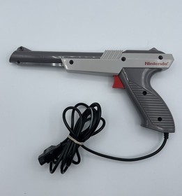 Nintendo NES System New 72 Pin +2 Controllers, Zapper Mario Duck Hunt Manual