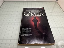 The OMEN by David Seltzer 1976 First Signet Printing Paperback