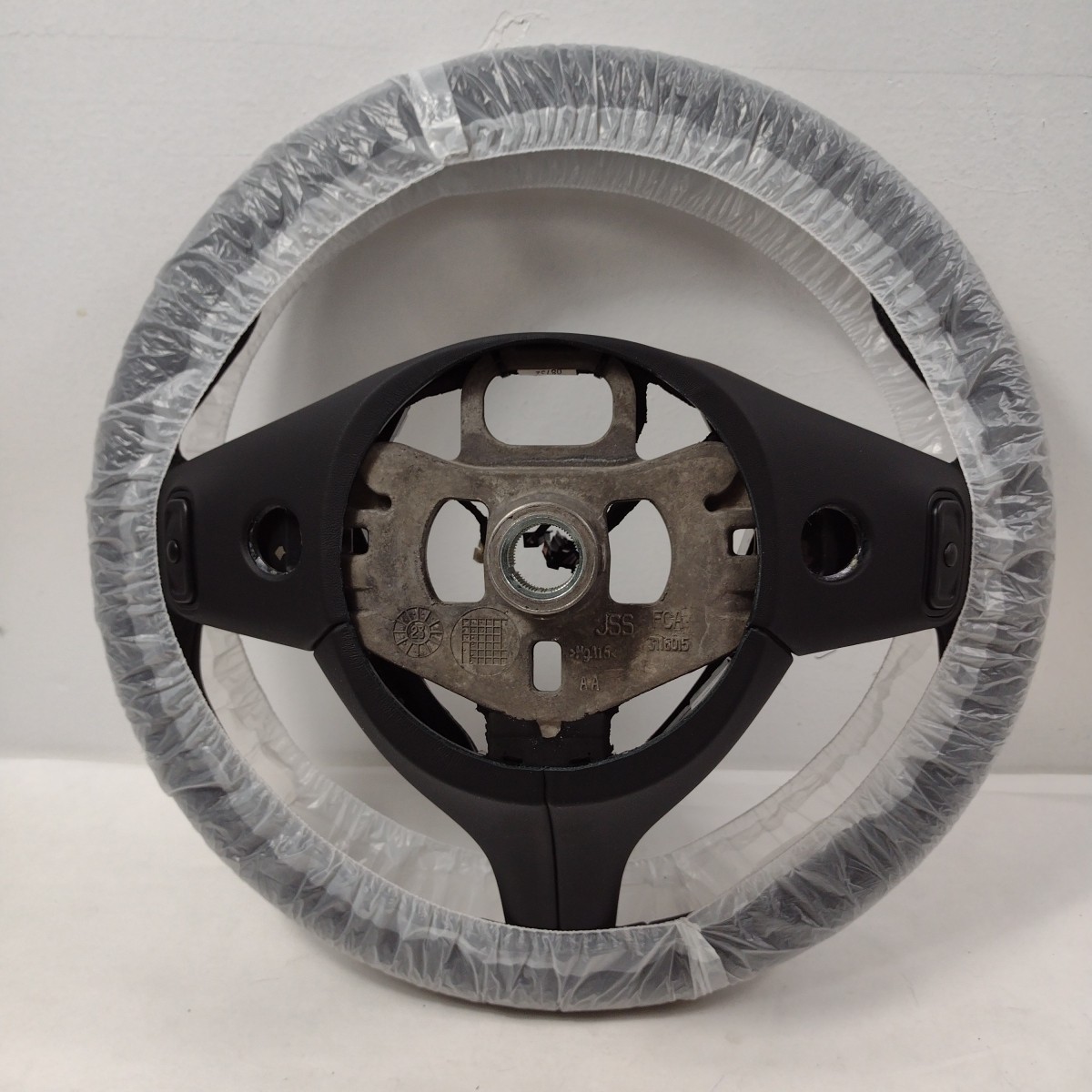 Maserati Ghibli 2017 Steering wheel P/N 670168955