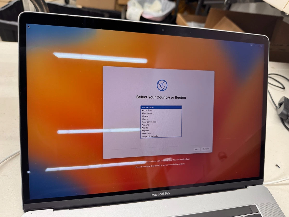 Apple MacBook Pro Intel Core i7 7th Gen. 1TB Hard Drive Laptops