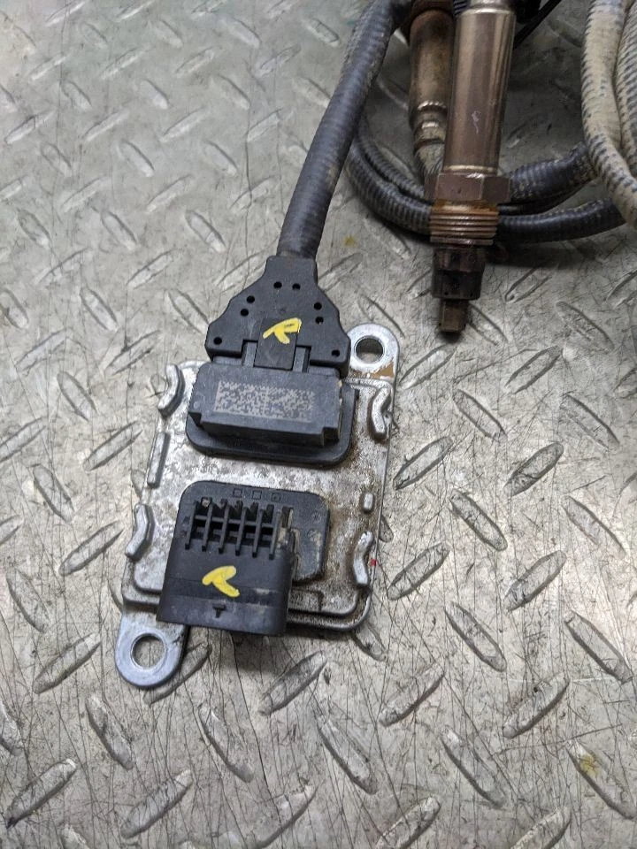 19-22 GMC Sierra 2500 Silverado 2022 6.6L Diesel Exhaust Oxygen Sensor S 1179933 - Image 4 of 4