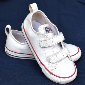 CONVERSE UNISEX KIDS SIZE 10 ALL-STAR LOW TOP HOOK & LOOP CLOSURE WHITE SNEAKERS