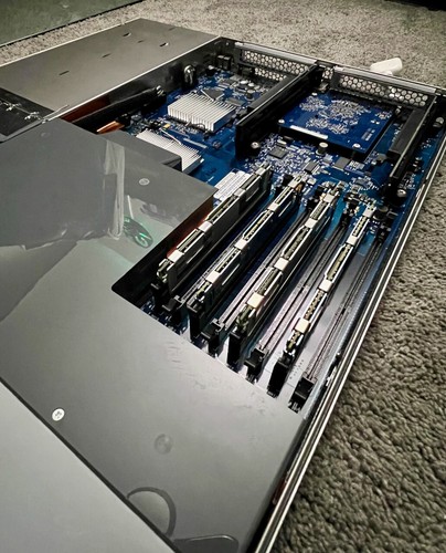 Apple Xserve - A1196 Dual Core Intel Xeon 3.0GHz x 2 / 4Gb Ram - Photo 7/13