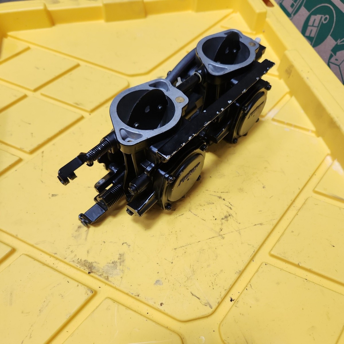 Johnny&#39;s - とりひき John Deere Foot Pegs for Z300 and Z500 Series ZTrak Zero