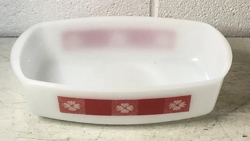 Vintage Federal Milk Glass Red Gingham Flower Casserole Dish 9.75”x5.5” White