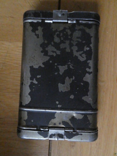 WW2 Era German Rifle Cleaning Kit in Tin (cnx)